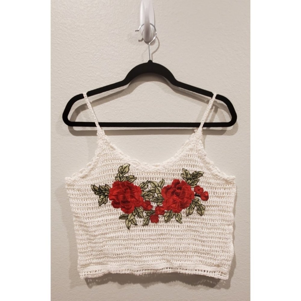 ILLA ILLA Floral Embroidered White Crop Top
